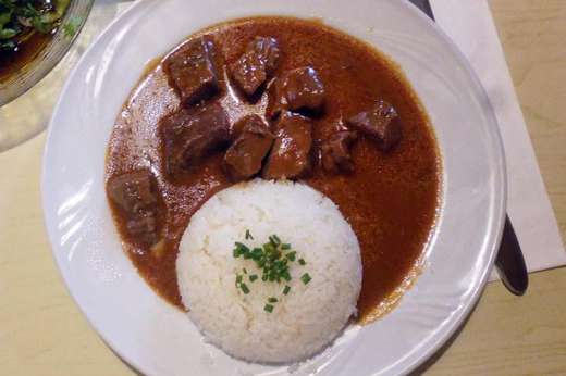 Gulasch casalingo con riso